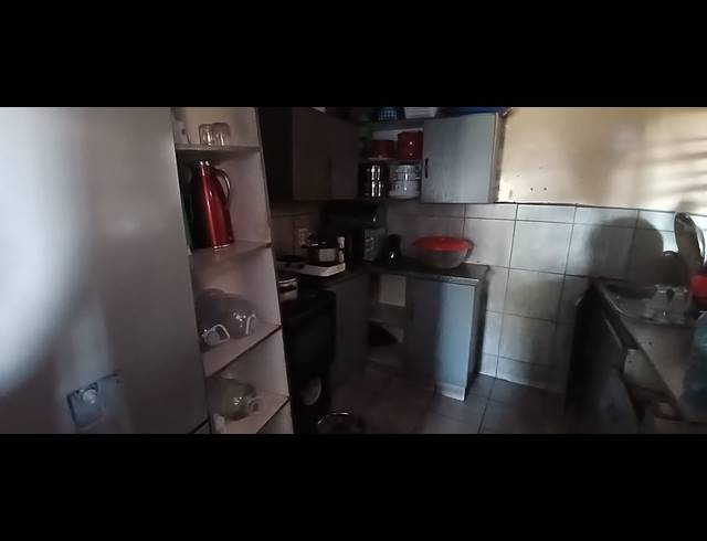2 BEDROOM FLAT FOR SALE IN VEREENIGING CENTRAL